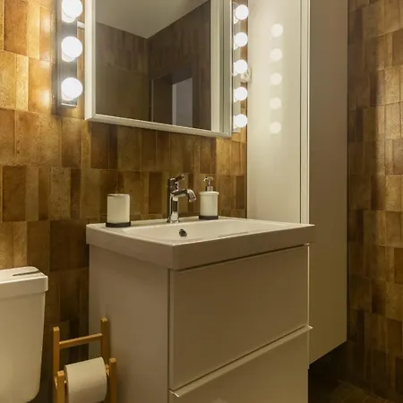 - Inkl Parking And Ticket Apartment
