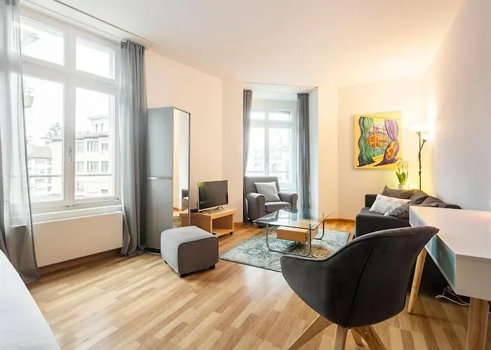 - Inkl Parking And Ticket *